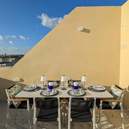 Διαμέρισμα Mahogany - Rooftop Views - Close To Valletta Ferry Senglea